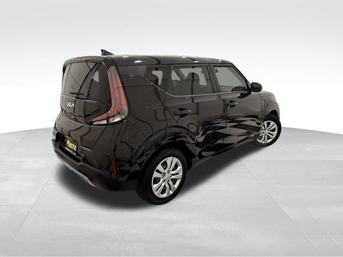 Used 2023 Kia Soul LX image 5