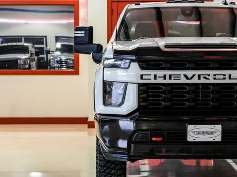 Used 2021 Chevrolet Silverado 2500 Custom w/ Custom Value Package image 44