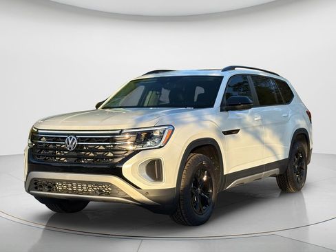 New 2026 Volkswagen Atlas Peak Edition AWD/4WD image 1