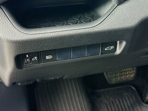 Certified 2020 Toyota RAV4 XLE Premium image 10