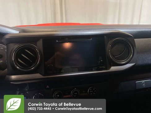 Used 2018 Toyota Tacoma TRD Sport image 13