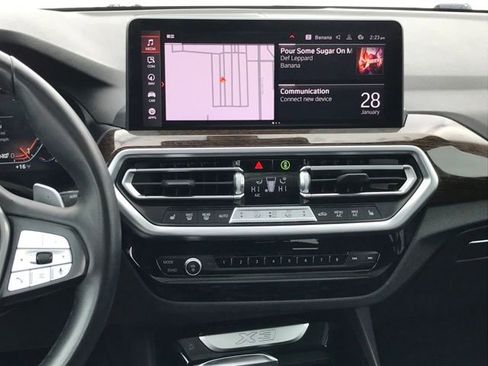 Used 2024 BMW X3 xDrive30i image 10