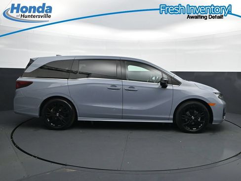 Used 2025 Honda Odyssey Sport-L image 11