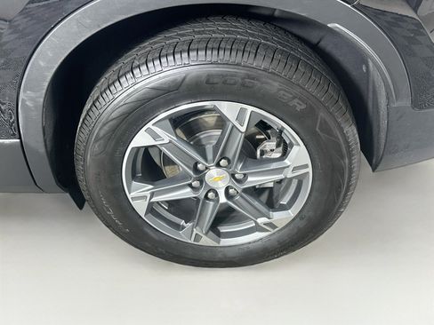 Used 2025 Chevrolet Blazer LT FWD image 11