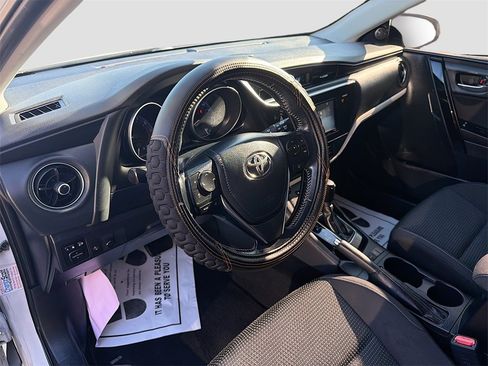 Used 2017 Toyota Corolla iM image 9