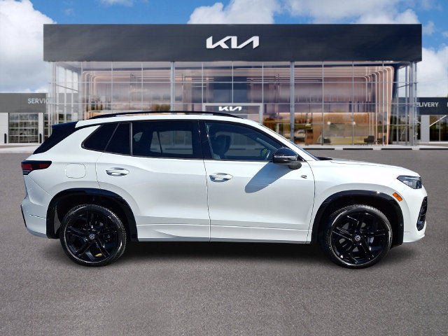 Used 2025 Volkswagen Tiguan SE R-Line AWD/4WD image 7