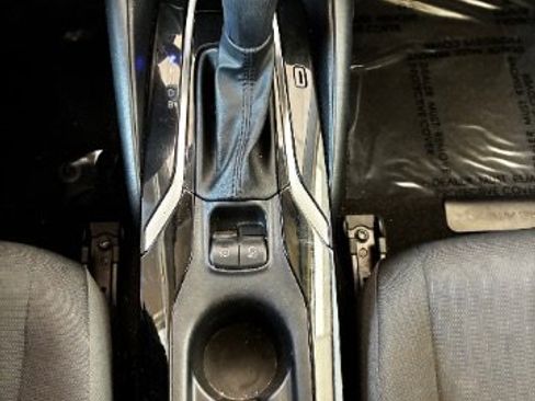 Used 2022 Toyota Corolla LE FWD image 22