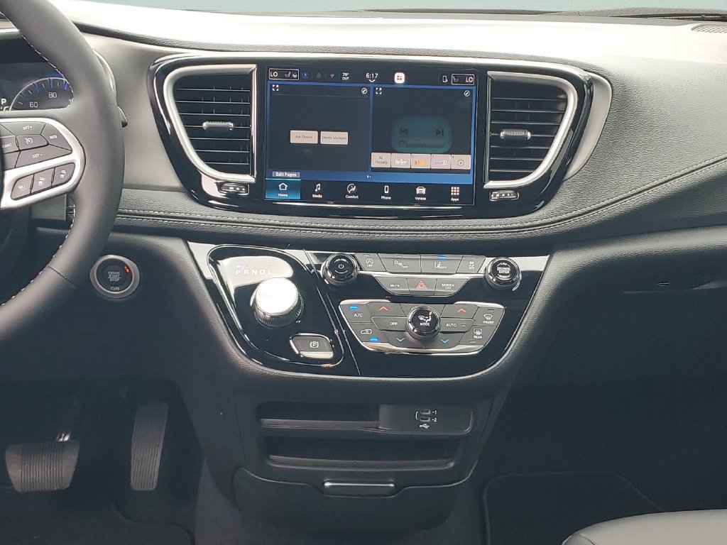 New 2027 Chrysler Pacifica Select FWD image 15
