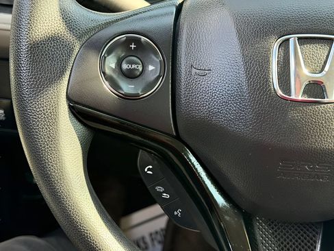 Used 2022 Honda HR-V LX image 19