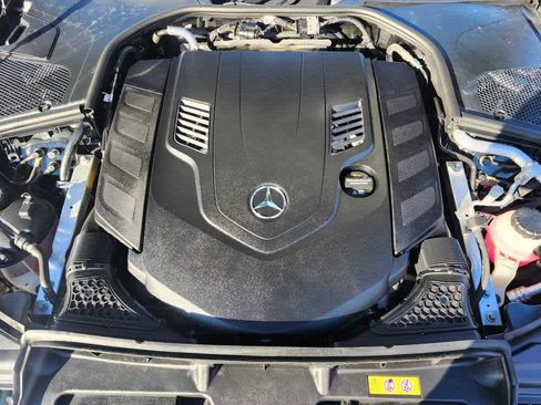 Used 2025 Mercedes-Benz Maybach S 580 4MATIC image 36