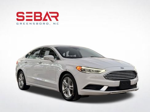 Used 2018 Ford Fusion SE w/ Equipment Group 602A image 3