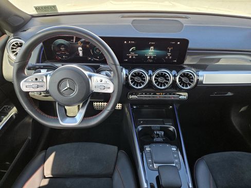 Used 2022 Mercedes-Benz GLB 250 image 6