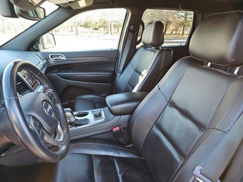 Used 2018 Jeep Grand Cherokee Limited image 18