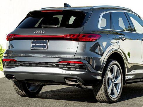 Certified 2025 Audi Q5 Premium Plus w/ Premium Plus AWD/4WD image 8