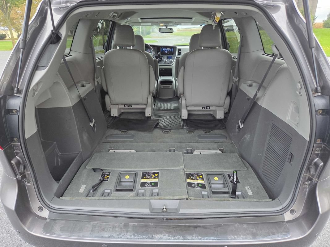 Used 2016 Toyota Sienna XLE w/ XLE Navigation Package AWD/4WD image 14