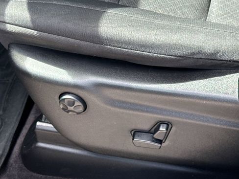 Used 2018 Jeep Grand Cherokee Laredo image 22