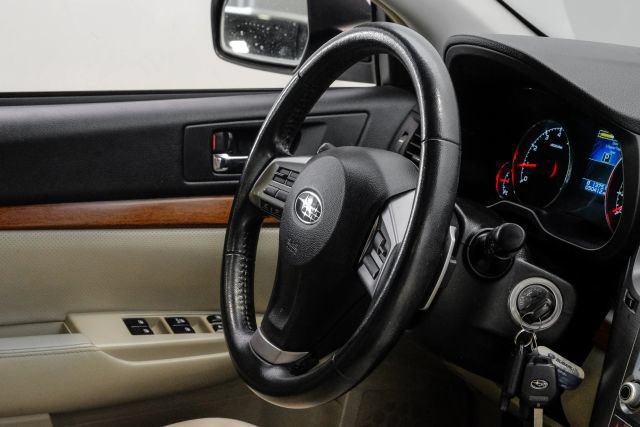 Used 2014 Subaru Outback 2.5i Limited AWD/4WD image 22