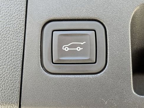 Used 2023 Cadillac XT4 Luxury w/ Cold Weather Package image 28