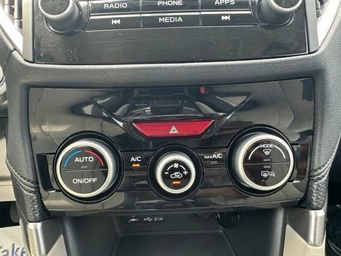 Used 2020 Subaru Forester Premium AWD/4WD image 32