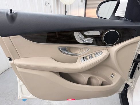 Used 2019 Mercedes-Benz GLC 300 image 12
