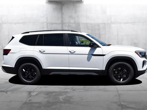 New 2026 Volkswagen Atlas Peak Edition AWD/4WD image 5