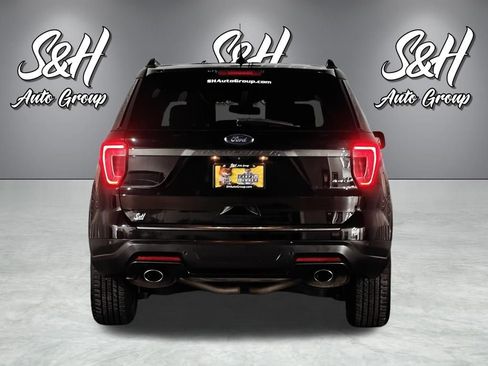 Used 2018 Ford Explorer XLT w/ XLT Appearance Package image 26