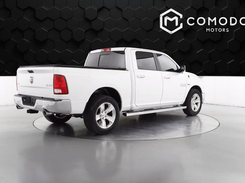 Used 2017 RAM 1500 Classic SLT w/ SLT Plus D￩cor Group image 3