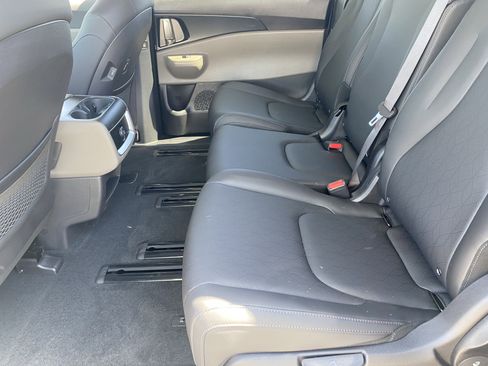 New 2026 Kia Carnival image 15