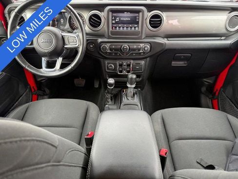 Used 2020 Jeep Wrangler Unlimited Sahara image 12