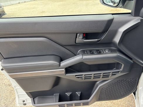 Used 2025 Toyota 4Runner SR5 RWD image 18
