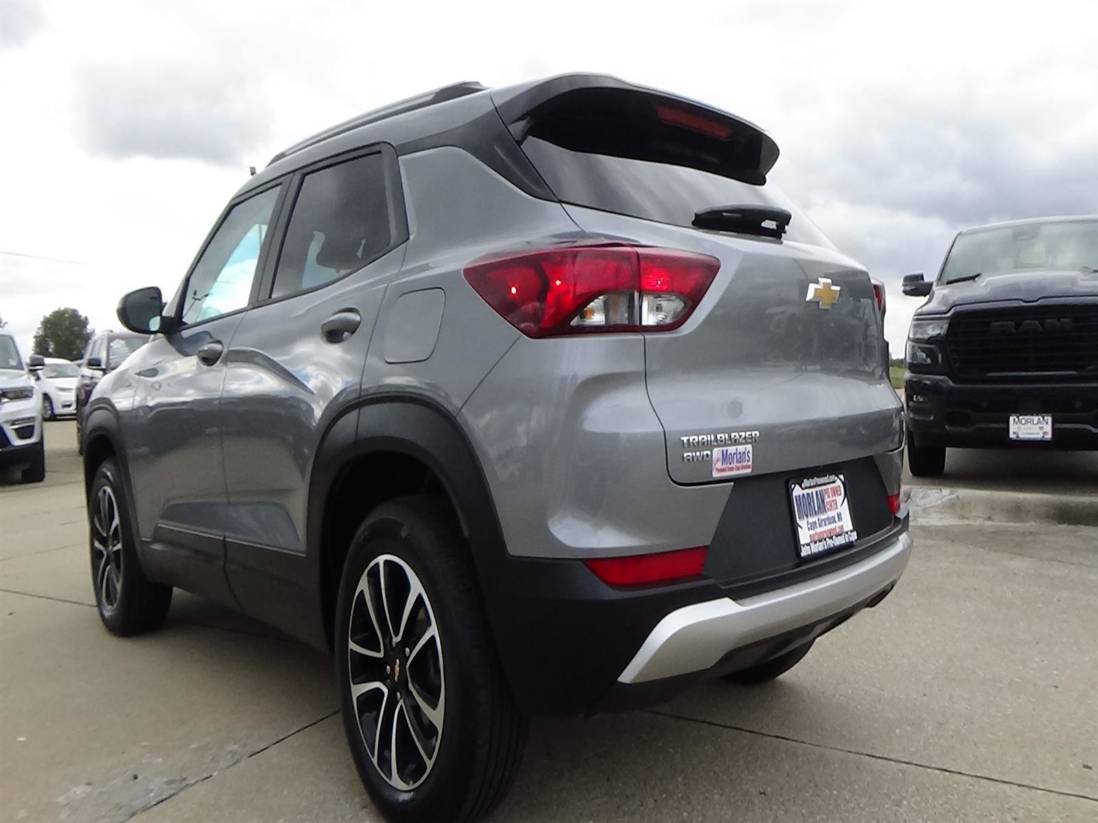 Used 2025 Chevrolet TrailBlazer LT AWD/4WD image 9