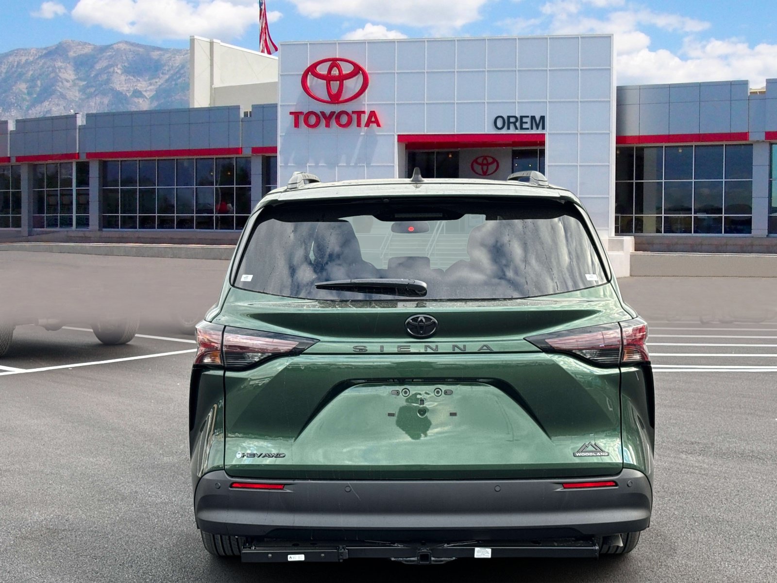 New 2026 Toyota Sienna XLE Woodland Edition AWD/4WD image 4