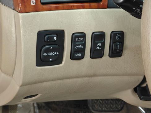 Used 2007 Toyota Solara SLE image 7