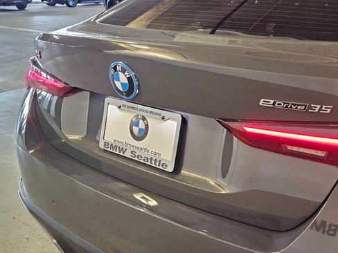 Used 2023 BMW i4 eDrive35 RWD image 7