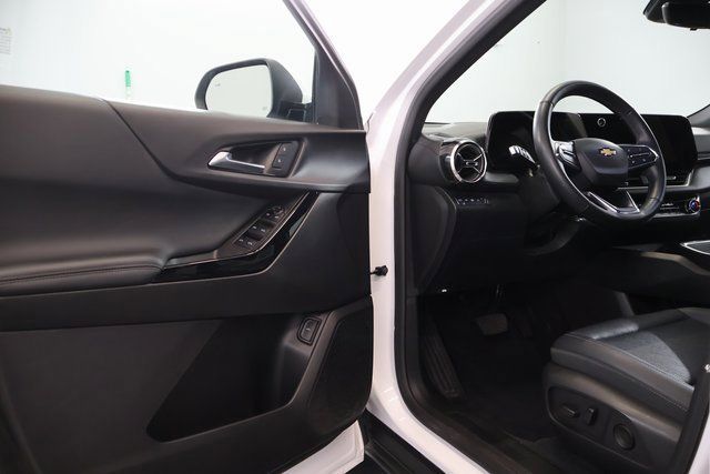 Used 2025 Chevrolet Equinox LT w/ Convenience Package II AWD/4WD image 9