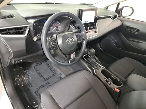 Used 2025 Toyota Corolla LE image 18
