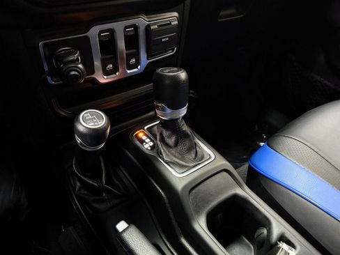 Used 2020 Jeep Wrangler Sport image 20