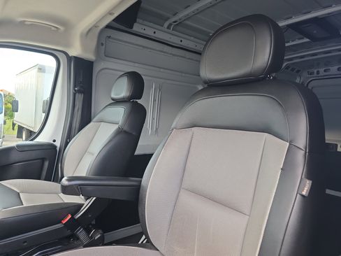Used 2025 RAM ProMaster 2500 w/ Convenience Group FWD image 22