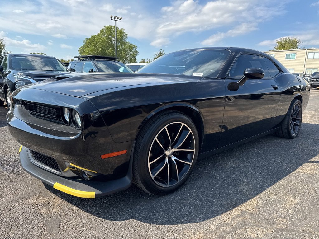 Used 2019 Dodge Challenger GT w/ Blacktop Package RWD image 3