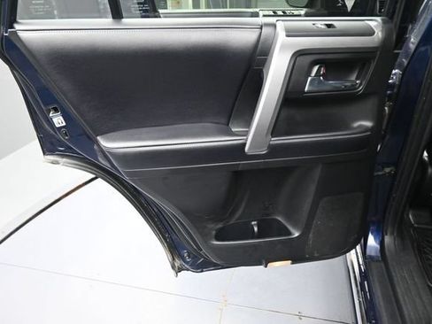 Used 2018 Toyota 4Runner Limited AWD/4WD image 18