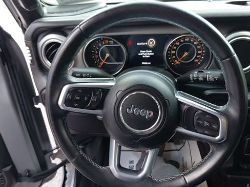 Used 2020 Jeep Wrangler Unlimited Sahara AWD/4WD image 17