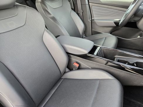 Used 2023 Volkswagen ID.4 Pro S image 9