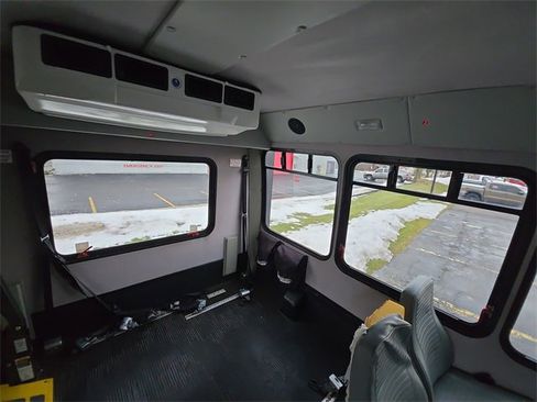 Used 2013 Chevrolet Express 3500 w/ Shuttle Bus Package image 28