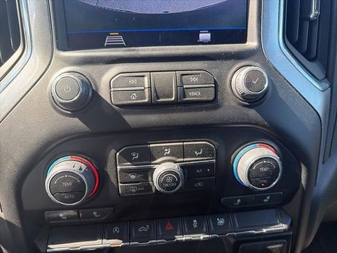 Used 2021 Chevrolet Silverado 1500 LT AWD/4WD image 17