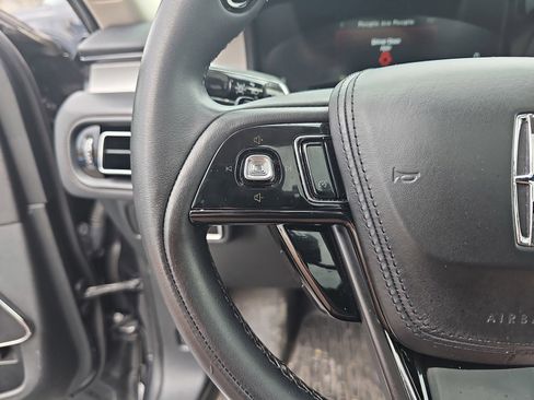 Used 2023 Lincoln Aviator AWD w/ Premium Package image 13