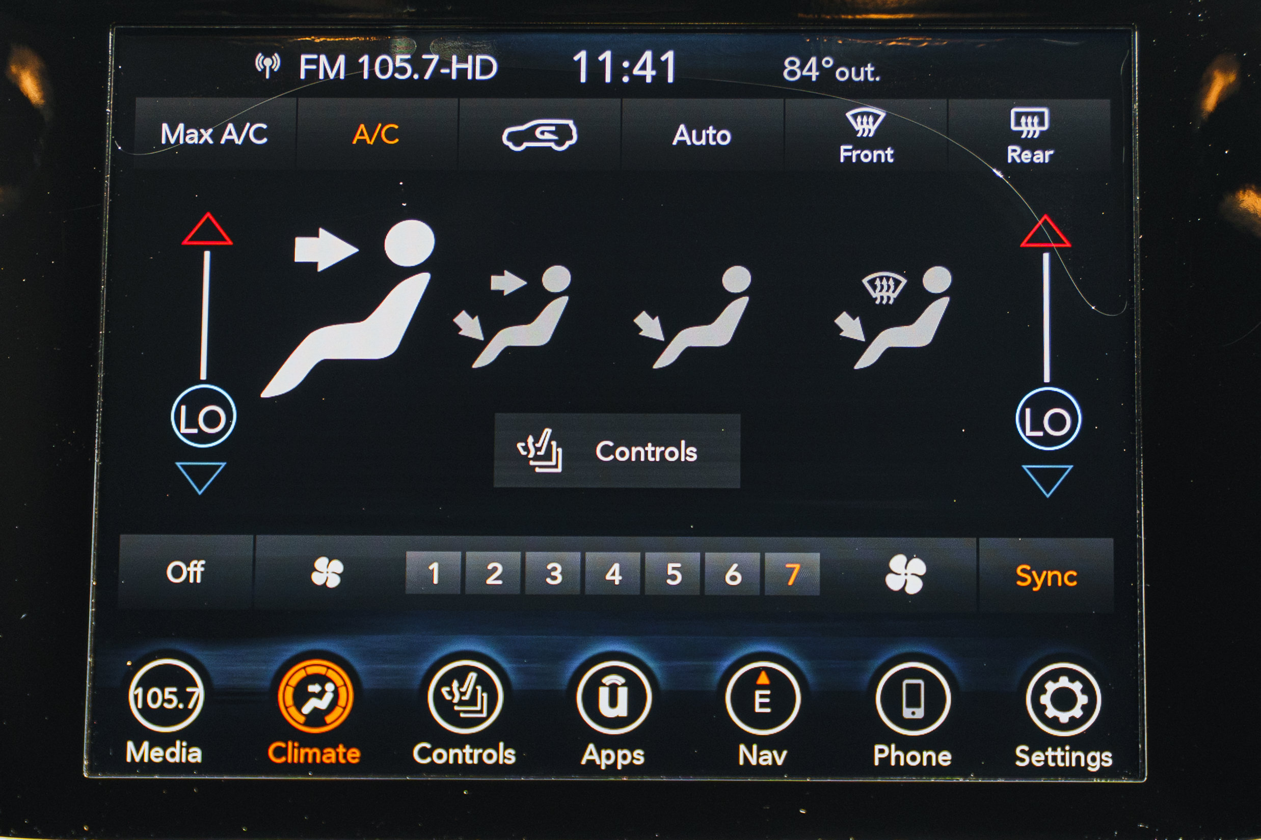 Used 2020 Jeep Grand Cherokee Altitude AWD/4WD image 10