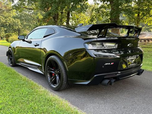 Used 2018 Chevrolet Camaro ZL1 RWD image 20