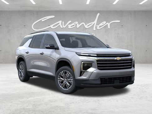 New 2026 Chevrolet Traverse LT w/ Driver Confidence Package FWD image 7