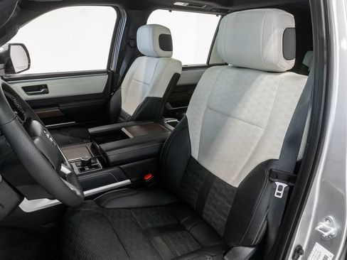 Used 2025 Toyota Sequoia Capstone AWD/4WD image 11