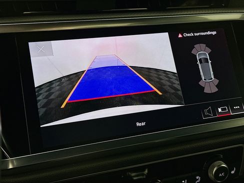 Used 2024 Audi Q3 2.0T Premium image 22